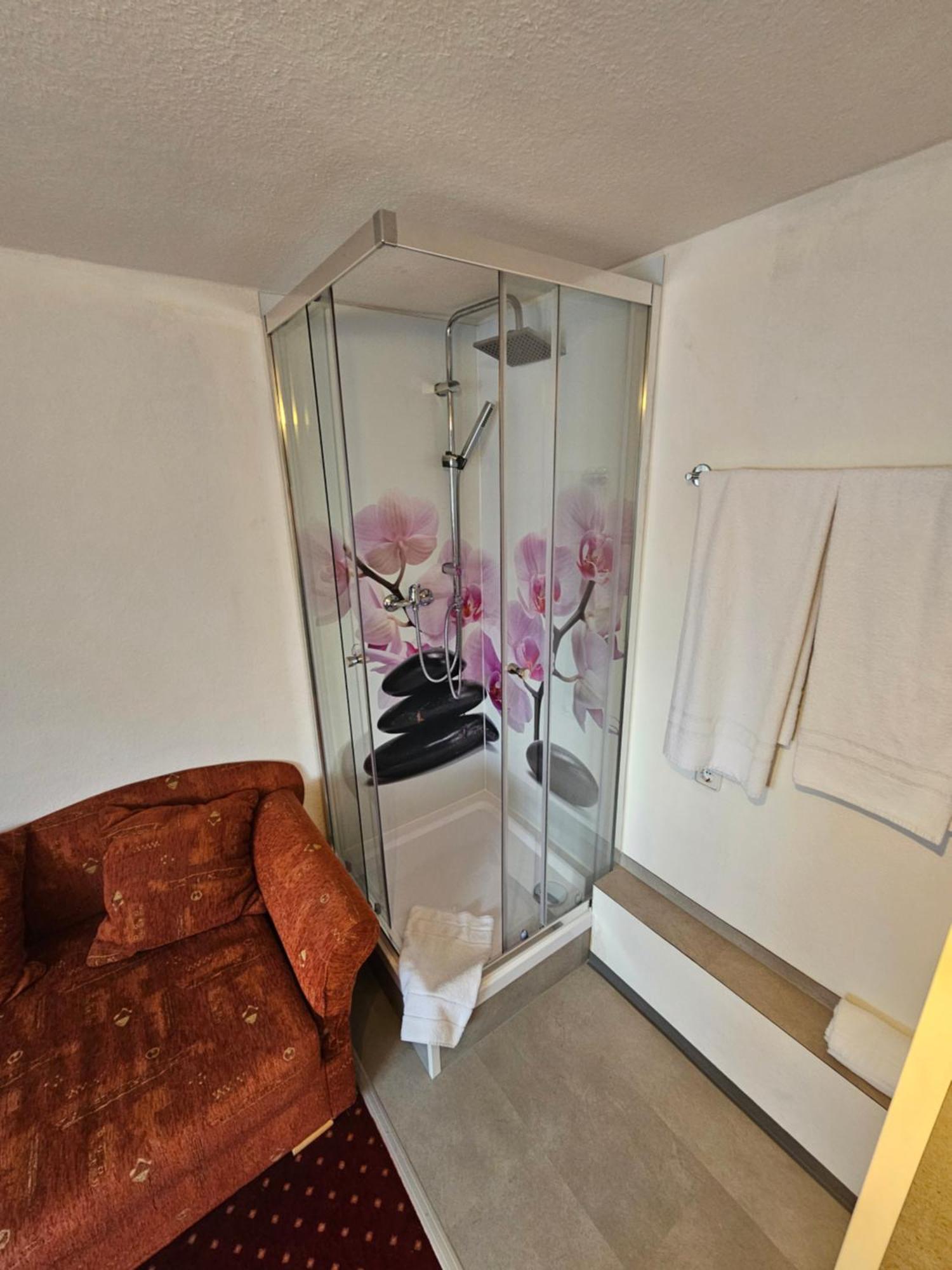 & Restaurant Krone * Rehau
